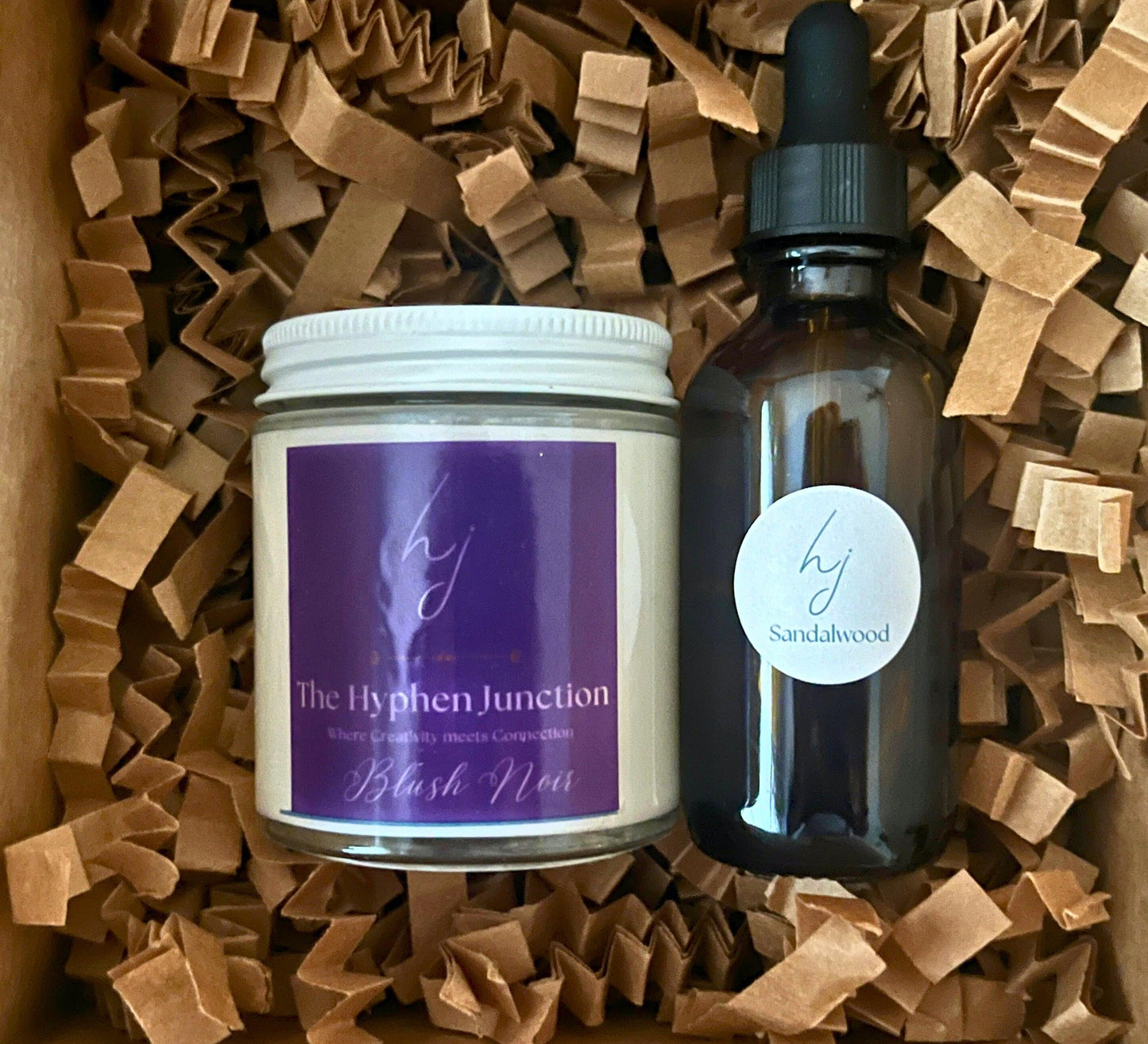 🕯️ Blush Noir Candle – A Warm Vanilla & Luxurious Scent for any Holiday