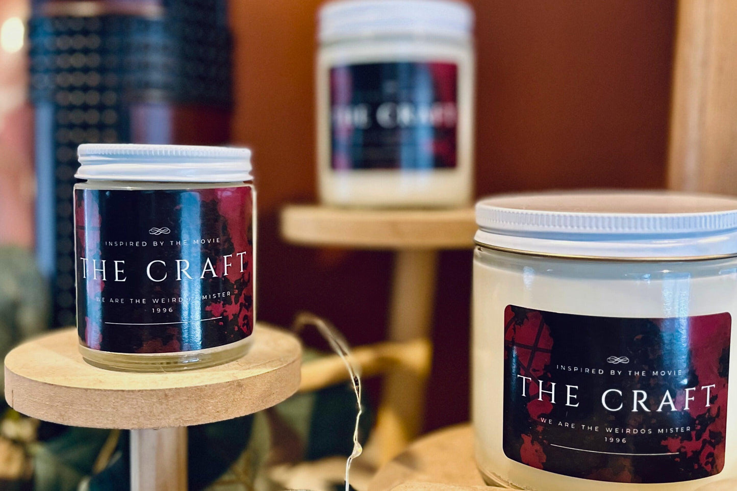 Hand-poured soy candle inspired by the cult classic movie The Craft. Bold black and red label, perfect for fans of 90s nostalgia and gothic vibes. Infused with spellbinding scents, it is ideal for creating a mysterious and enchanting atmosphere